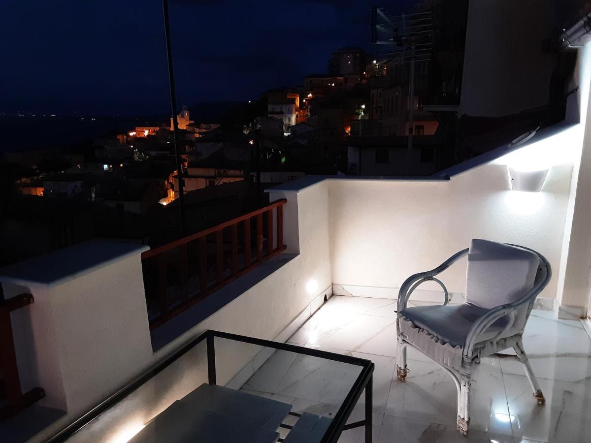 "Lo Studiolo" Apartment Pizzo  Ngoại thất bức ảnh