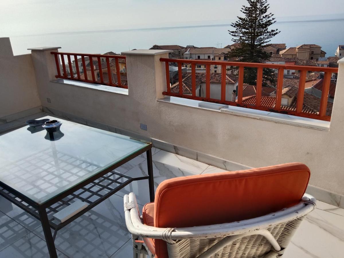 "Lo Studiolo" Apartment Pizzo  Ngoại thất bức ảnh