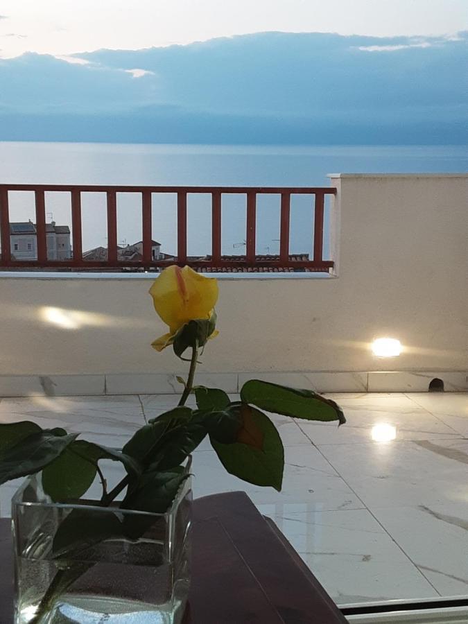 "Lo Studiolo" Apartment Pizzo  Ngoại thất bức ảnh
